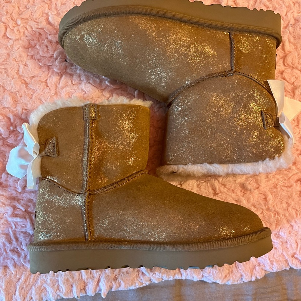 Mini glitter Bailey Bow Uggs